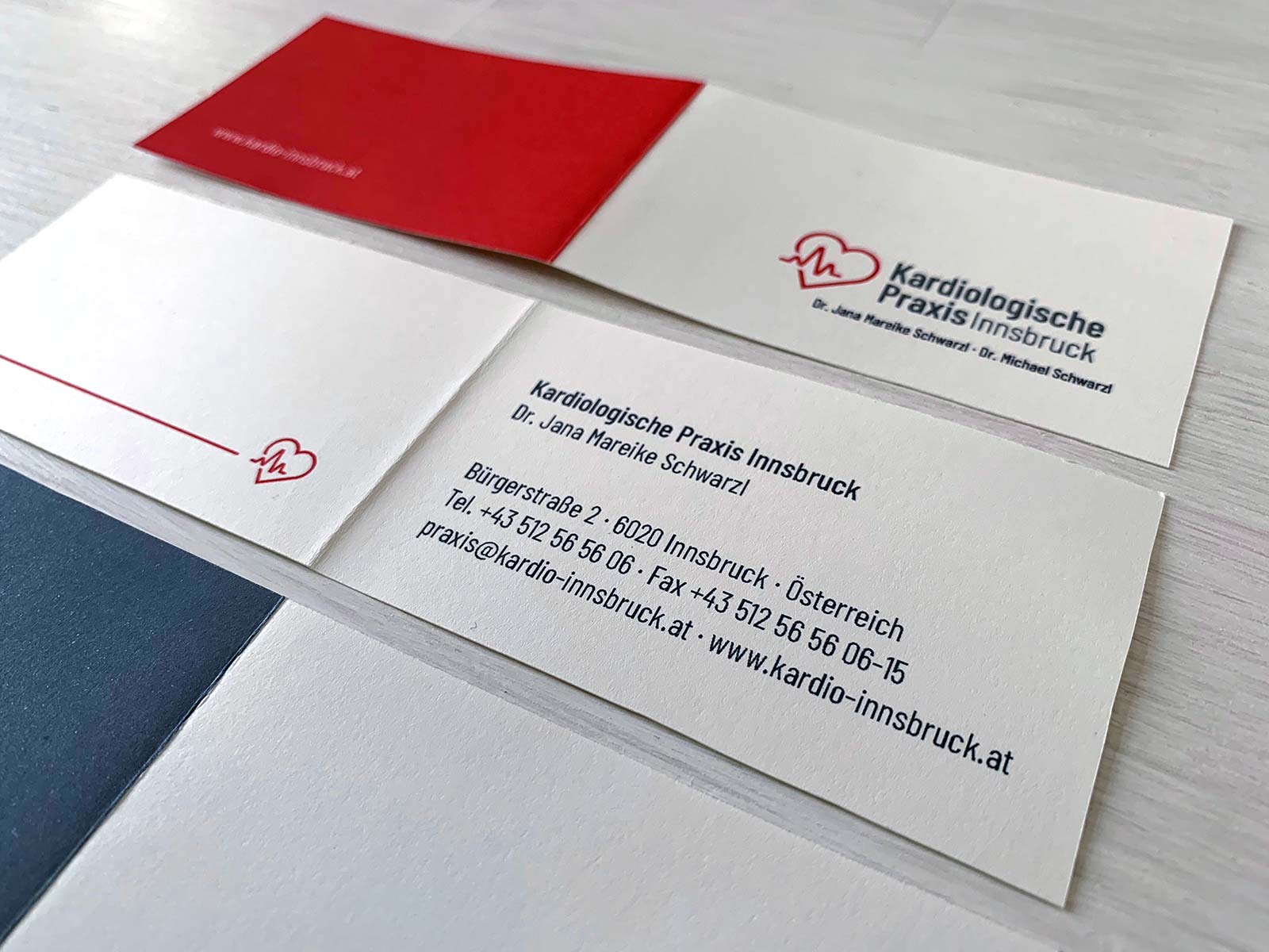 Logo und Drucksorten für die Kardiologische Praxis Innsbruck | © fein fein